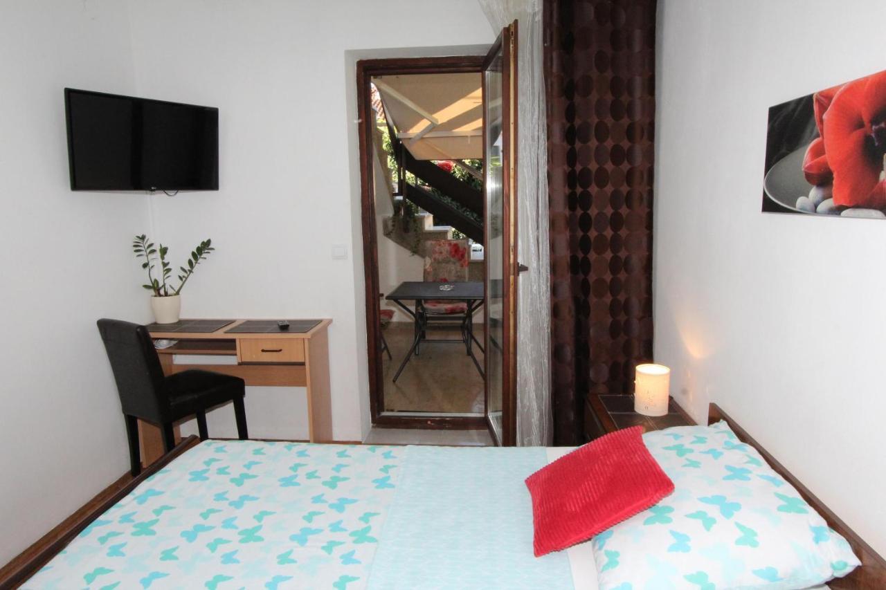 Apartment Albert Ровинь Экстерьер фото